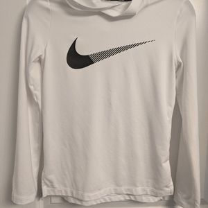 Boys nike shirt size medium
